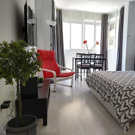 Amplio Estudio,Vista Mar Y Montana, A Pasos Del Centro Torremolinos Luaran gambar