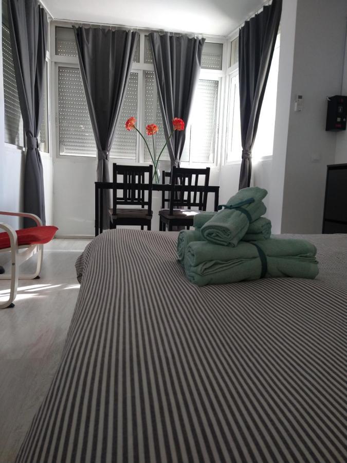 Amplio Estudio,Vista Mar Y Montana, A Pasos Del Centro Torremolinos Luaran gambar