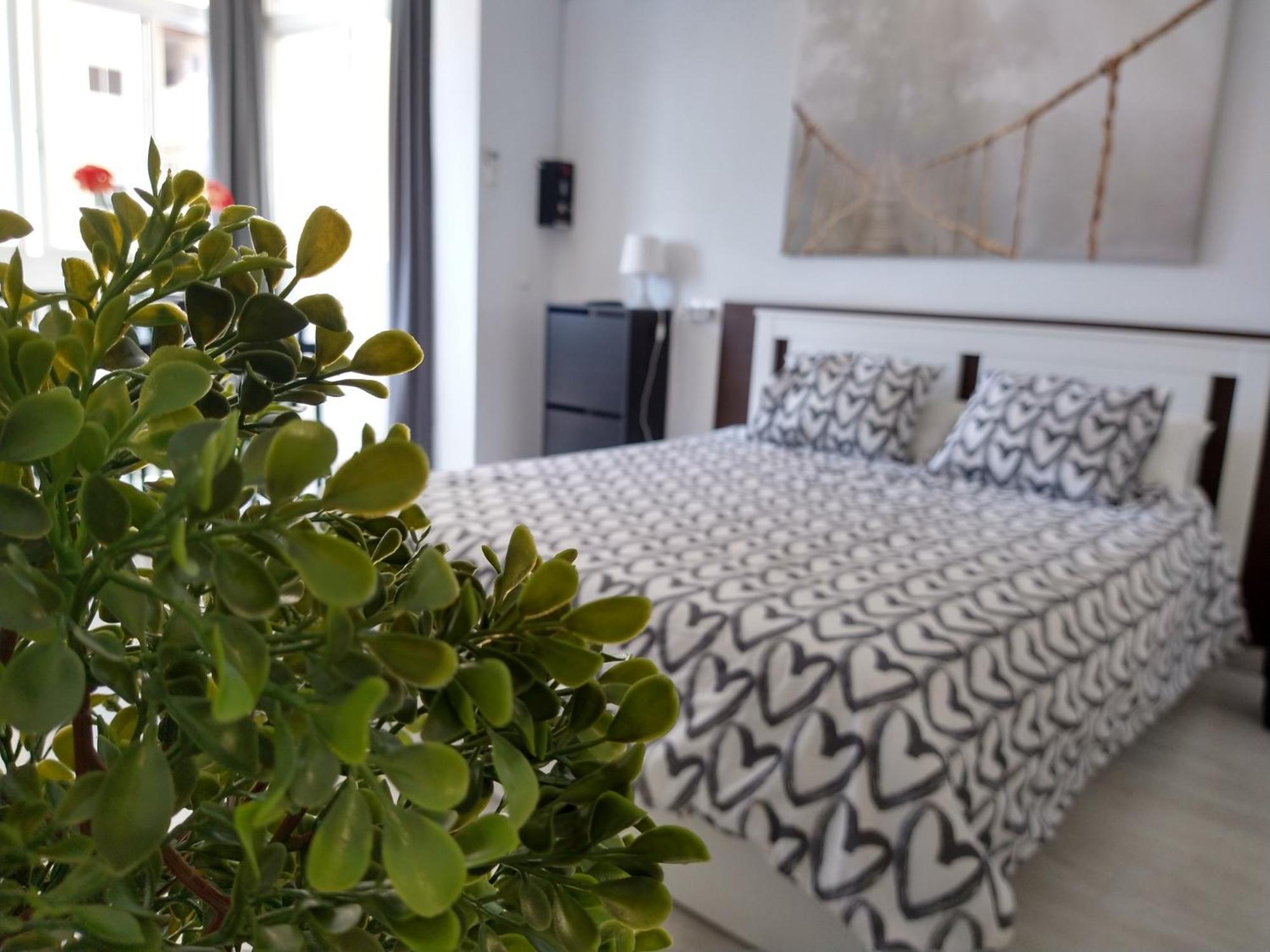 Amplio Estudio,Vista Mar Y Montana, A Pasos Del Centro Torremolinos Luaran gambar